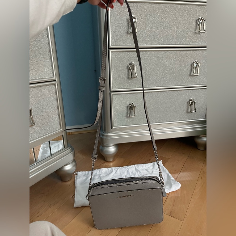 grey handbag - Picture 3 of 3